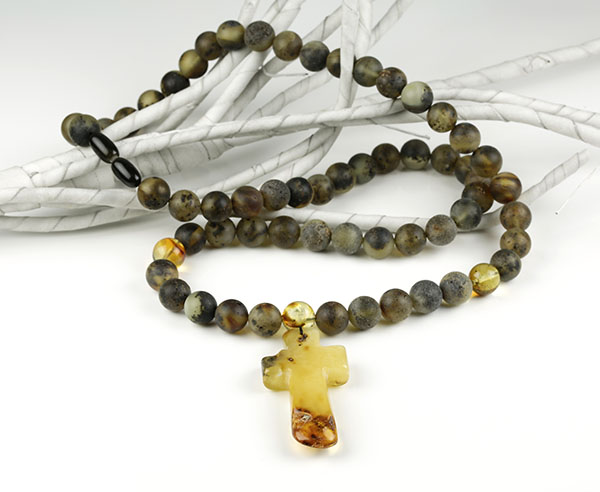 Collier d'ambre avec croix faite main  Tiger Treasure - Découvrez de  nouveaux trésors
